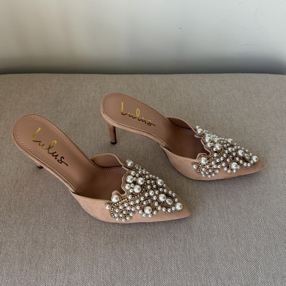 LULUS Pearl Embellished Bridal Nude Heels Size 8 - Picture 3 of 9